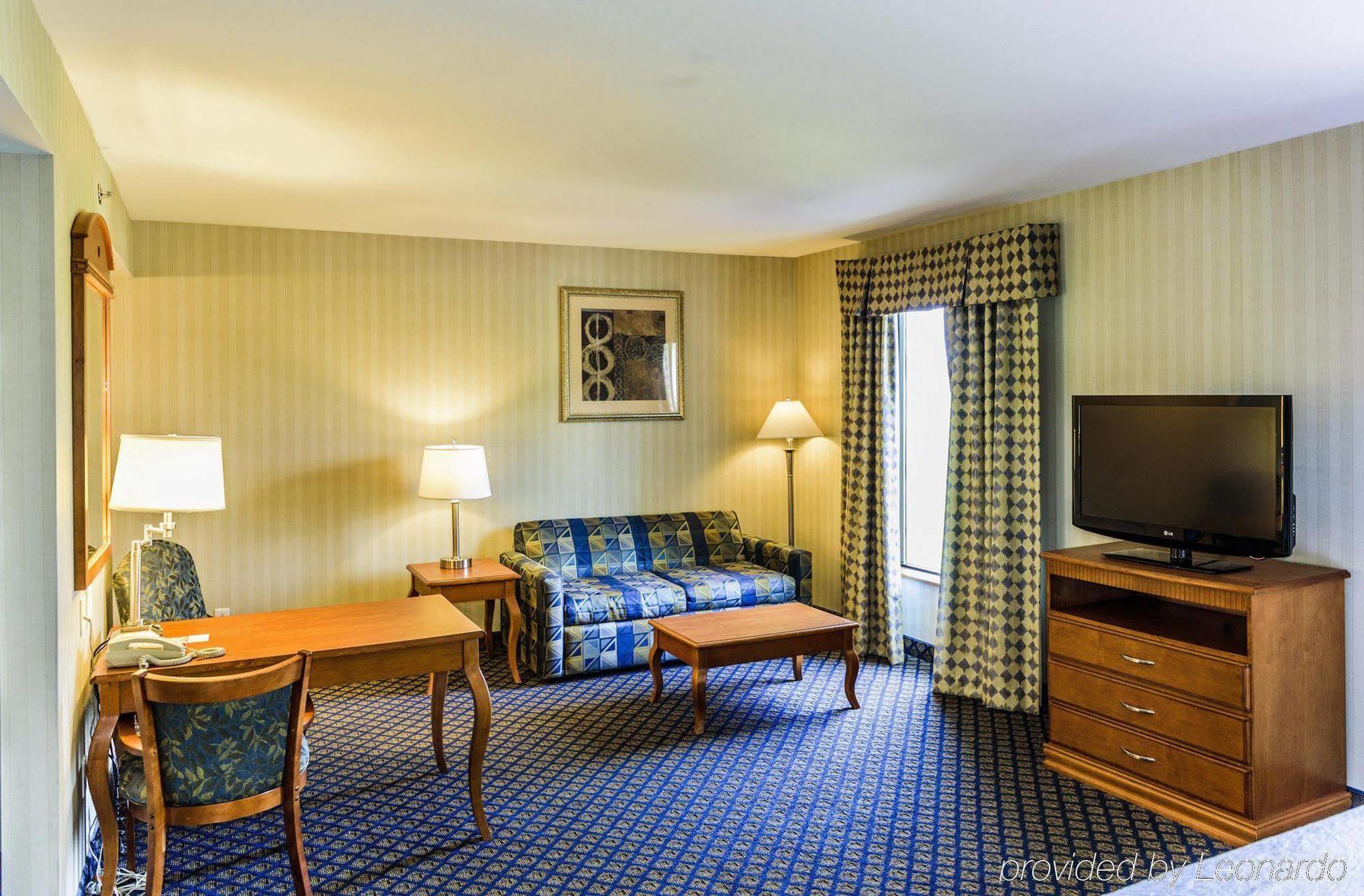 Hampton Inn And Suites Джеймстаун Экстерьер фото